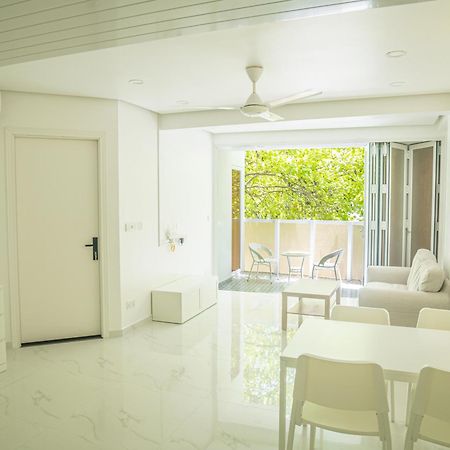 Beachfront Apartment Мале Екстер'єр фото