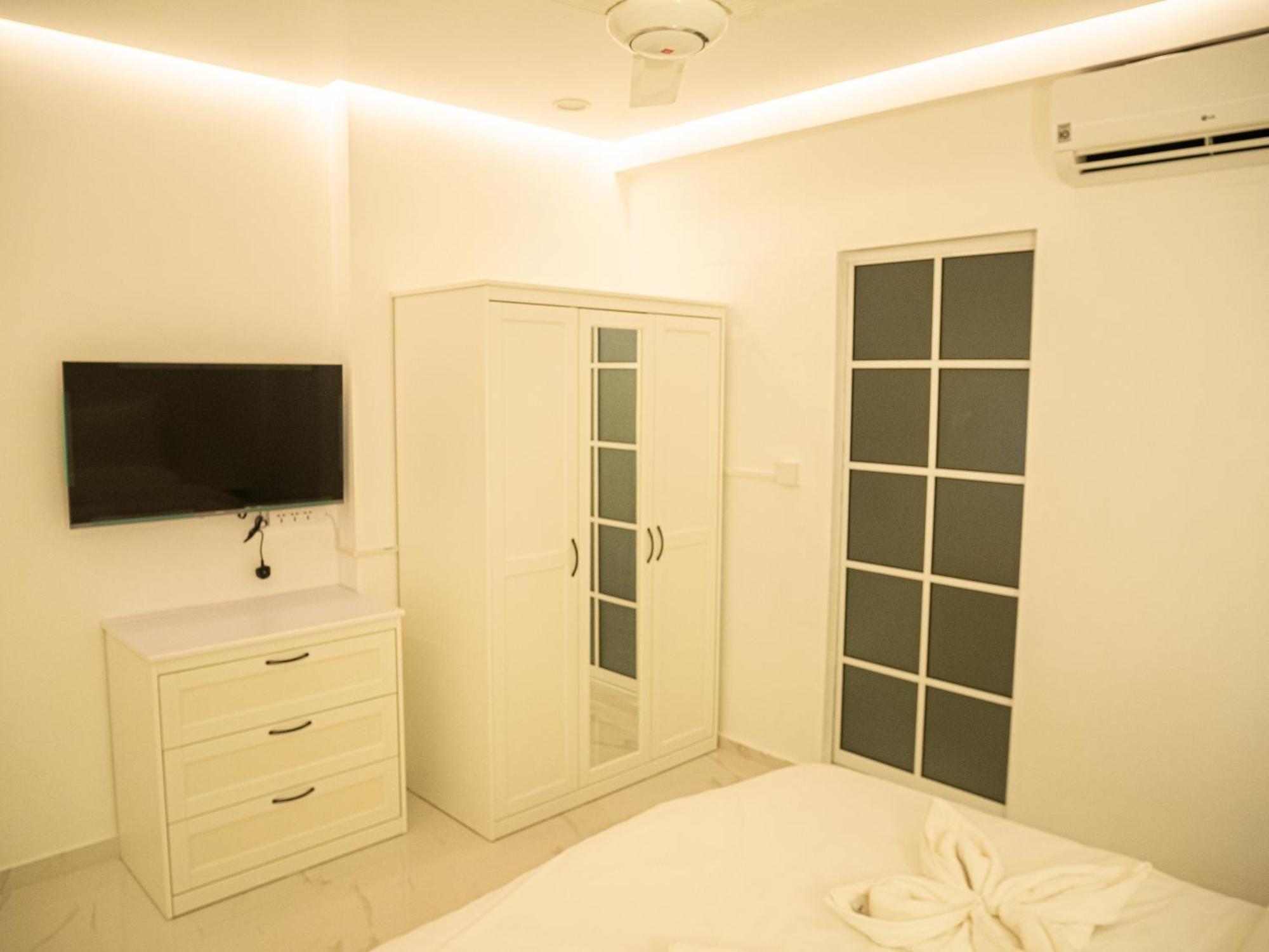 Beachfront Apartment Мале Екстер'єр фото