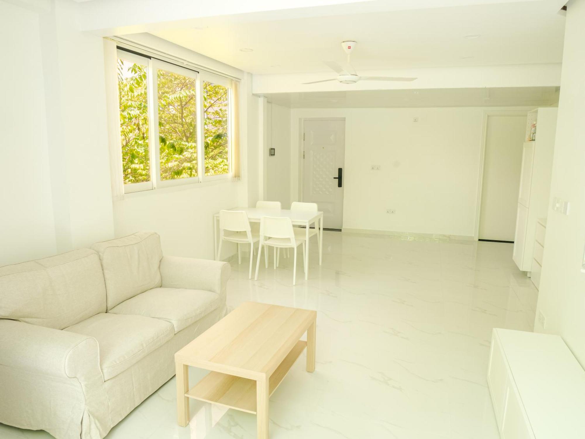 Beachfront Apartment Мале Екстер'єр фото