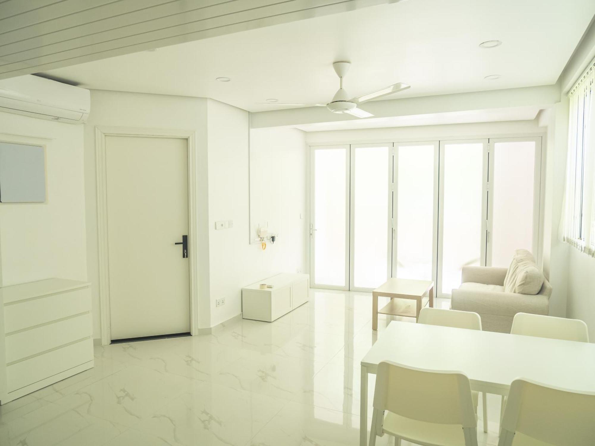 Beachfront Apartment Мале Екстер'єр фото